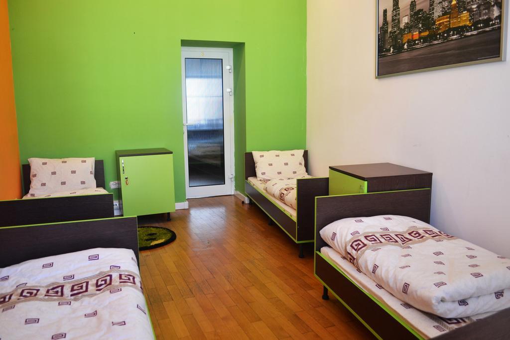 Wanted Hostel Leopoli Esterno foto