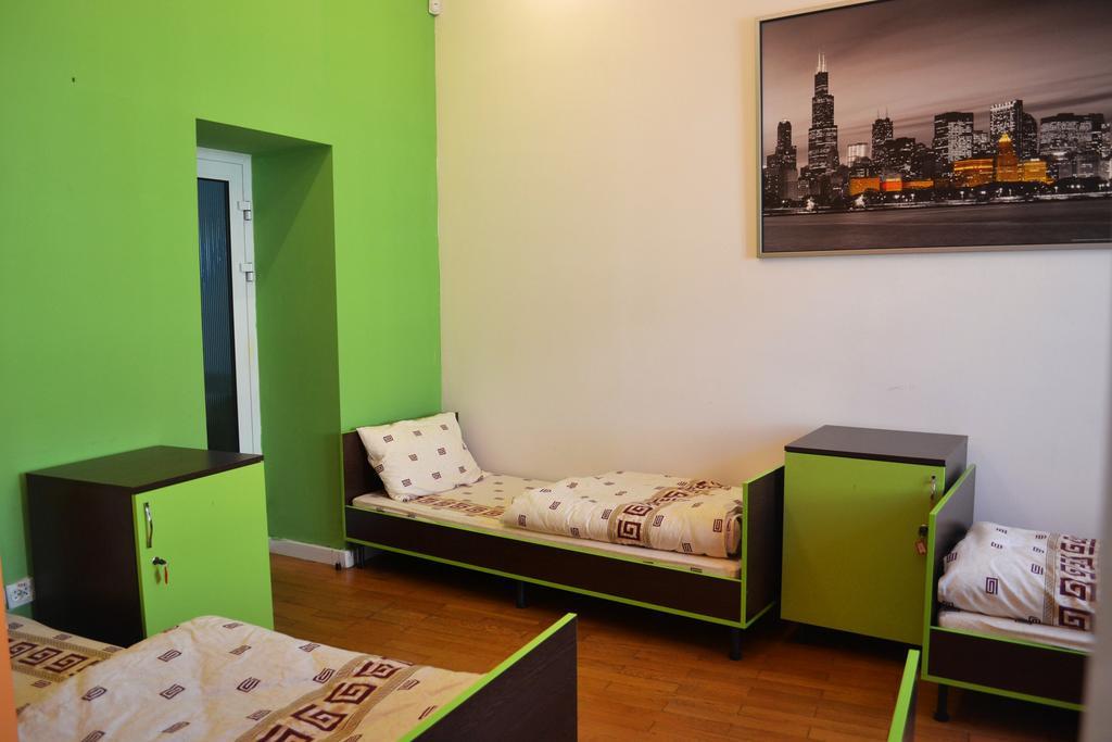Wanted Hostel Leopoli Esterno foto