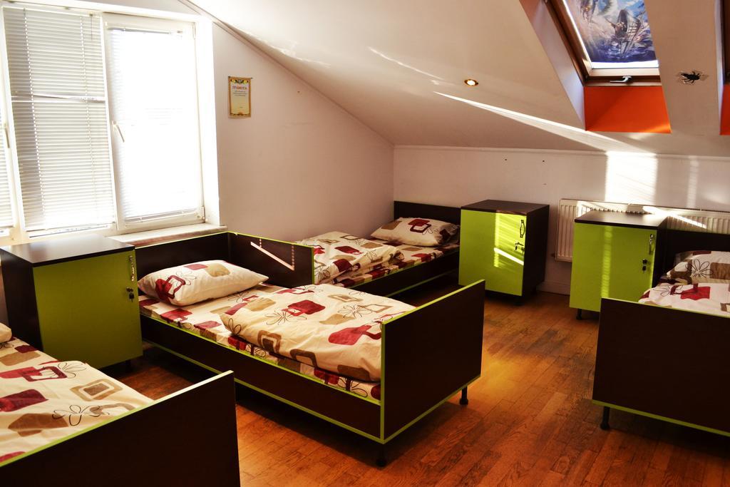 Wanted Hostel Leopoli Esterno foto