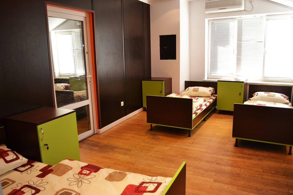 Wanted Hostel Leopoli Esterno foto