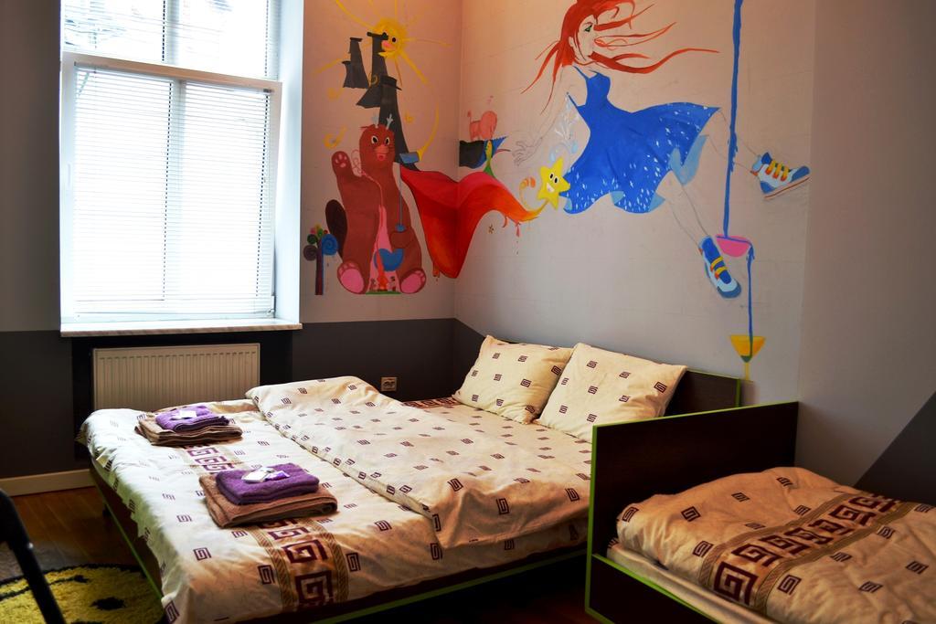 Wanted Hostel Leopoli Esterno foto